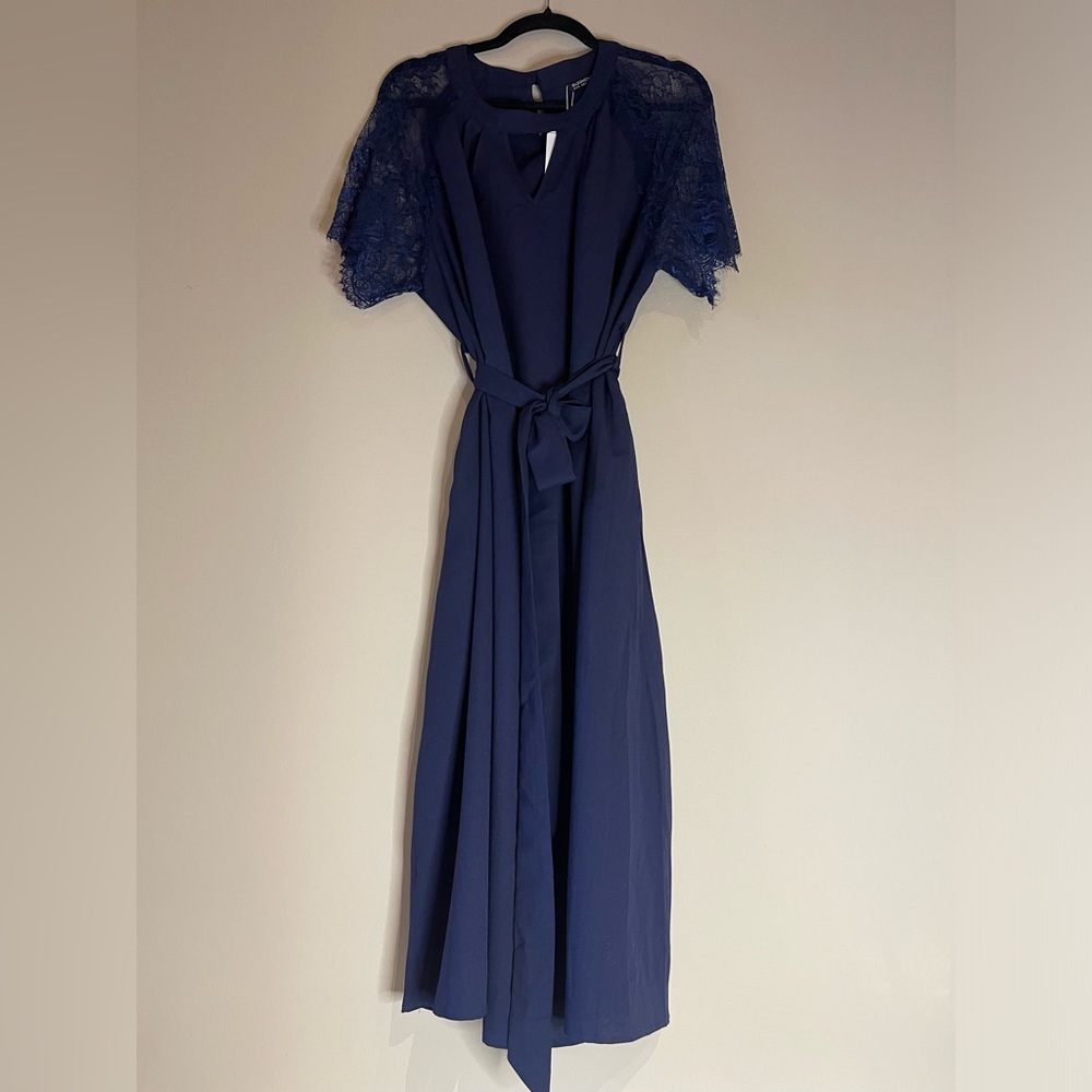 BLOOM CHIC short lace sleeve, adjustable belt, midi dress with pockets